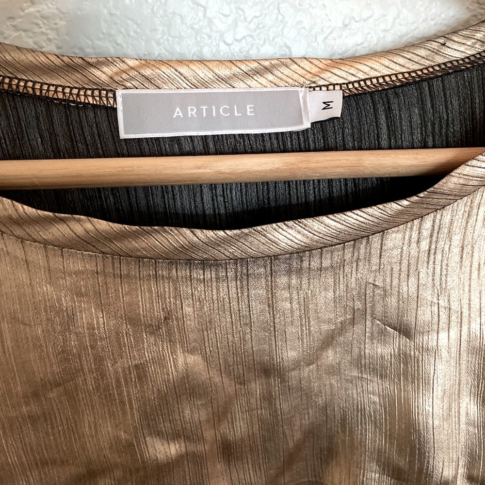 Article Gold Tee - Picture 4 of 4